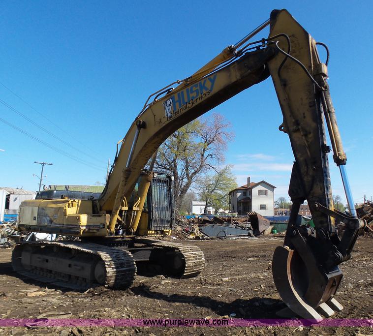 image for item K1357 2002 Caterpillar 330B excavator