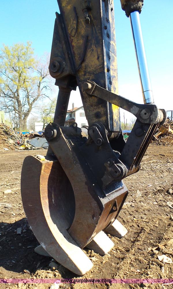 image for item K1357 2002 Caterpillar 330B excavator