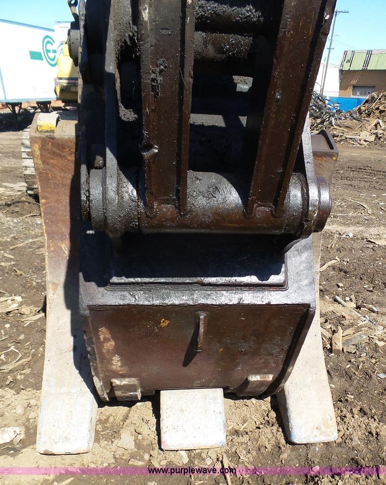 image for item K1357 2002 Caterpillar 330B excavator