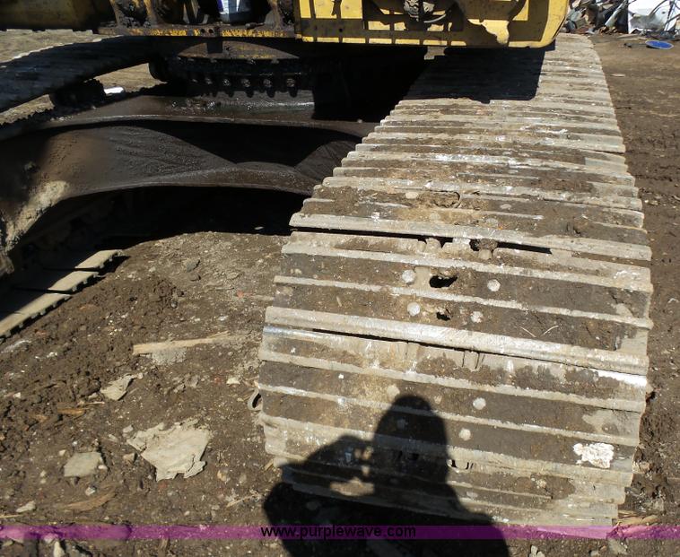 image for item K1357 2002 Caterpillar 330B excavator