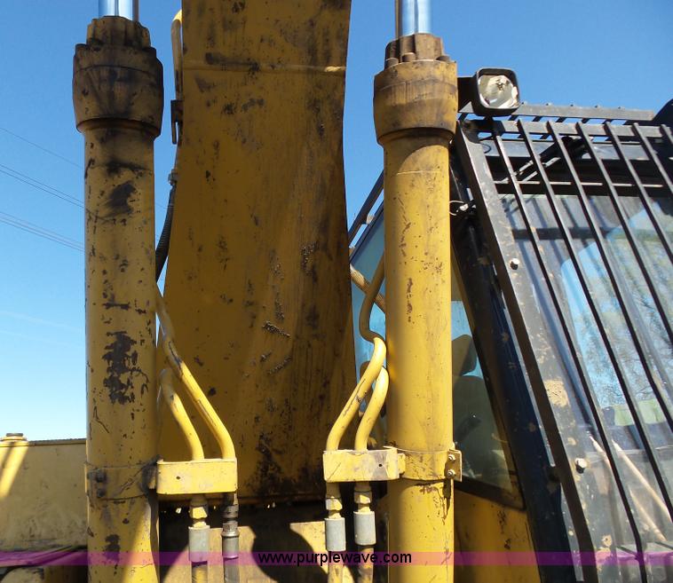 image for item K1357 2002 Caterpillar 330B excavator