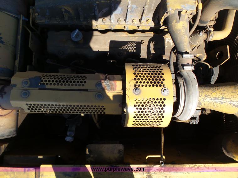 image for item K1357 2002 Caterpillar 330B excavator
