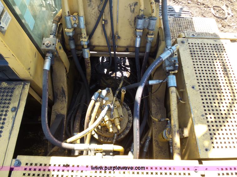 image for item K1357 2002 Caterpillar 330B excavator