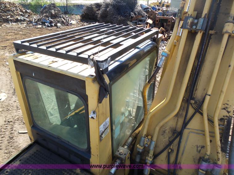 image for item K1357 2002 Caterpillar 330B excavator