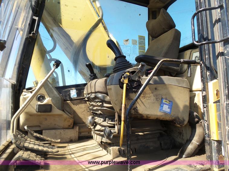 image for item K1357 2002 Caterpillar 330B excavator