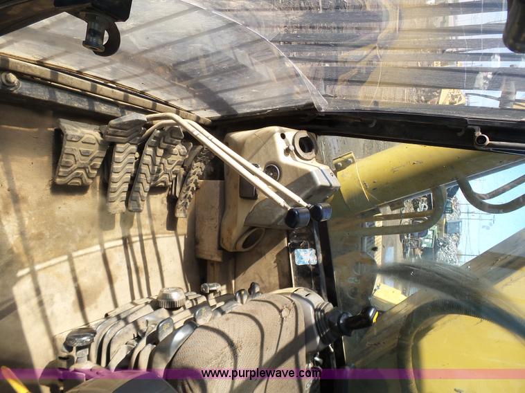 image for item K1357 2002 Caterpillar 330B excavator