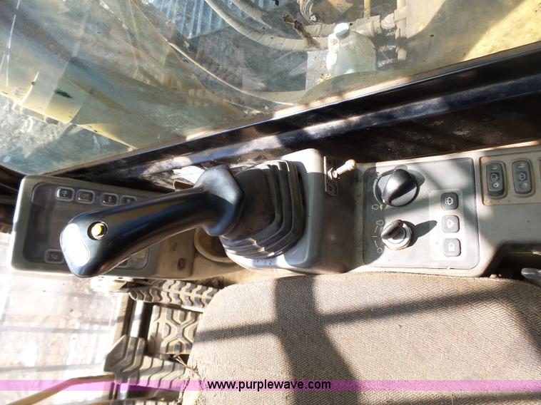 image for item K1357 2002 Caterpillar 330B excavator