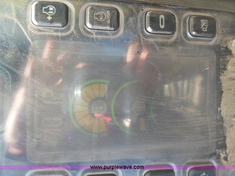 image for item K1357 2002 Caterpillar 330B excavator