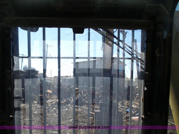 image for item K1357 2002 Caterpillar 330B excavator