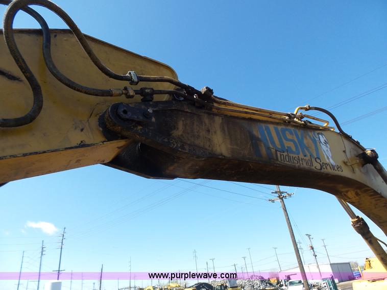 image for item K1357 2002 Caterpillar 330B excavator