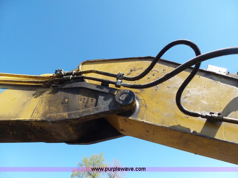 image for item K1357 2002 Caterpillar 330B excavator