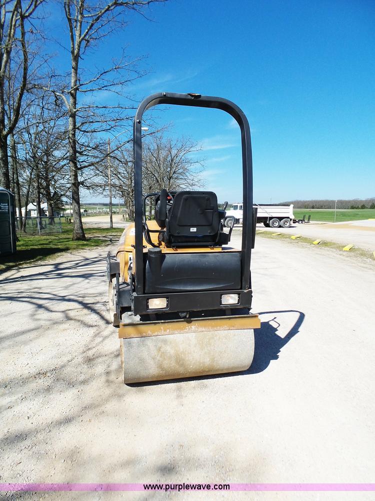 image for item K1370 2006 Case DV202 double drum compactor