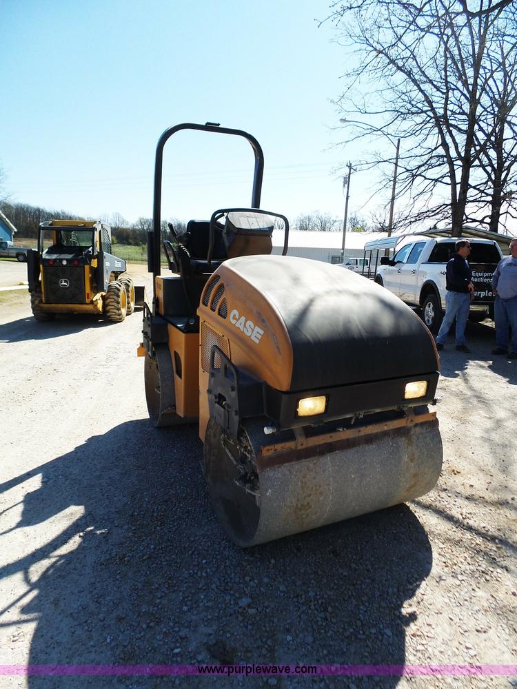 image for item K1370 2006 Case DV202 double drum compactor