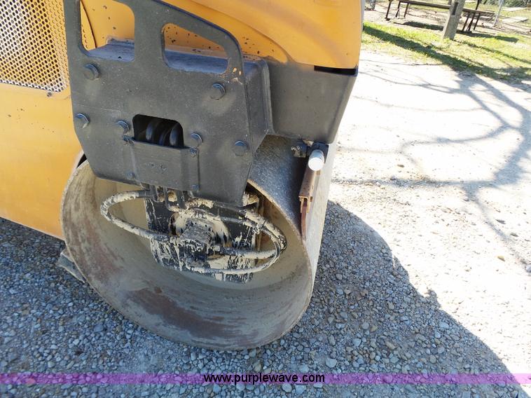 image for item K1370 2006 Case DV202 double drum compactor