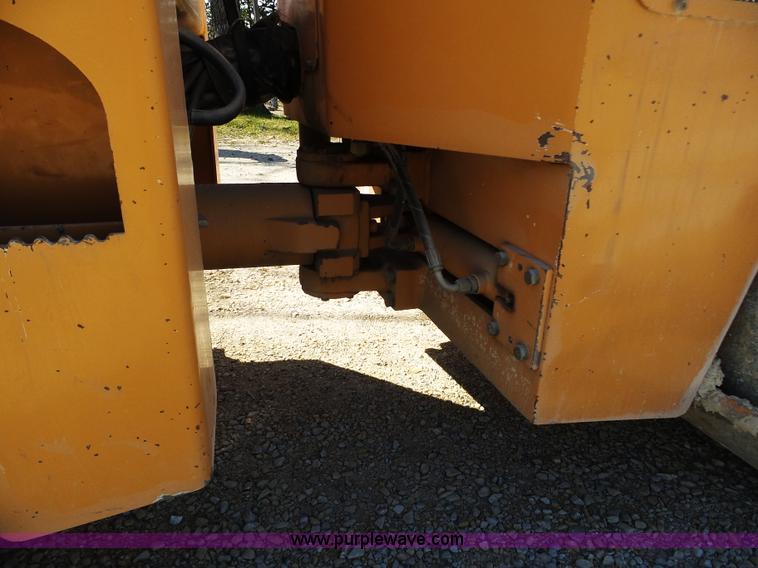 image for item K1370 2006 Case DV202 double drum compactor