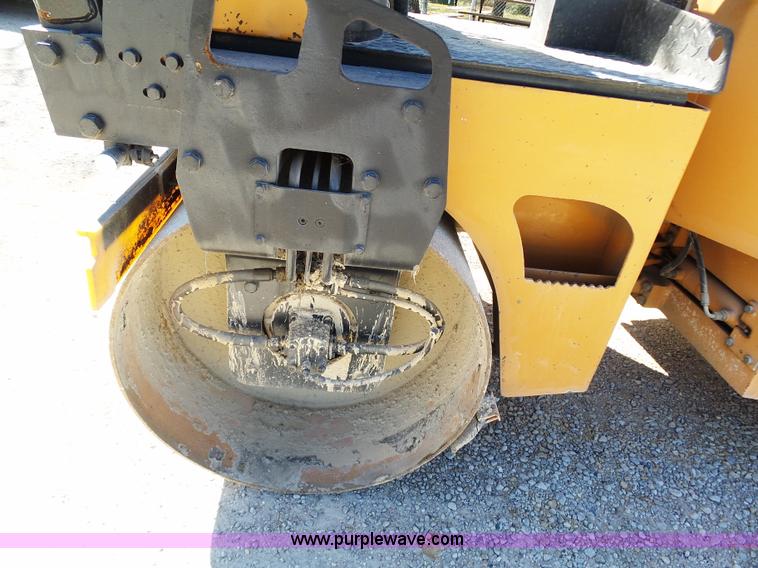 image for item K1370 2006 Case DV202 double drum compactor