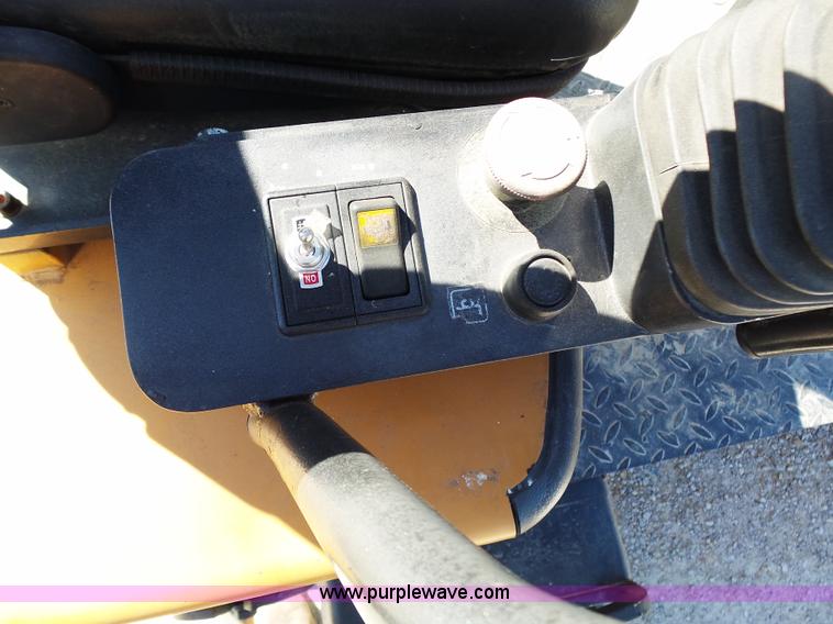 image for item K1370 2006 Case DV202 double drum compactor