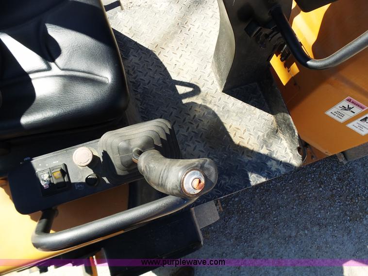 image for item K1370 2006 Case DV202 double drum compactor