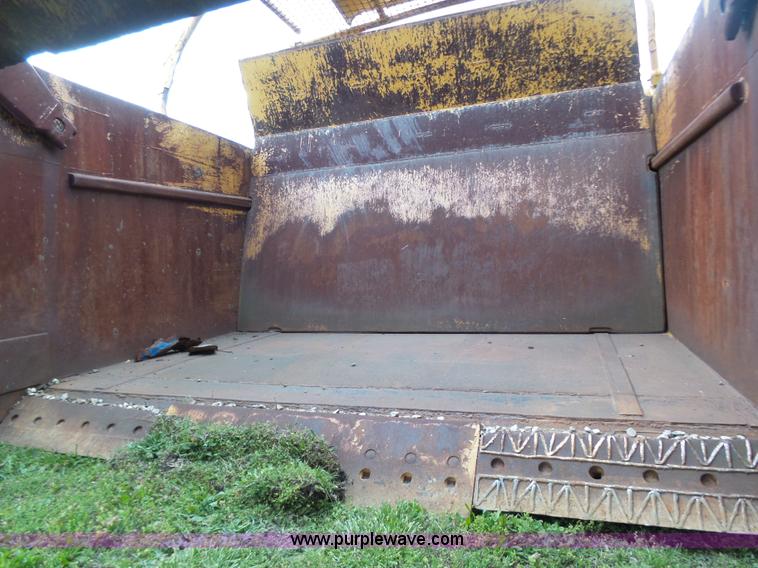 image for item K1383 Caterpillar 637 conventional scraper