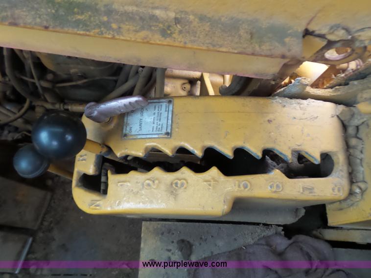 image for item K1383 Caterpillar 637 conventional scraper