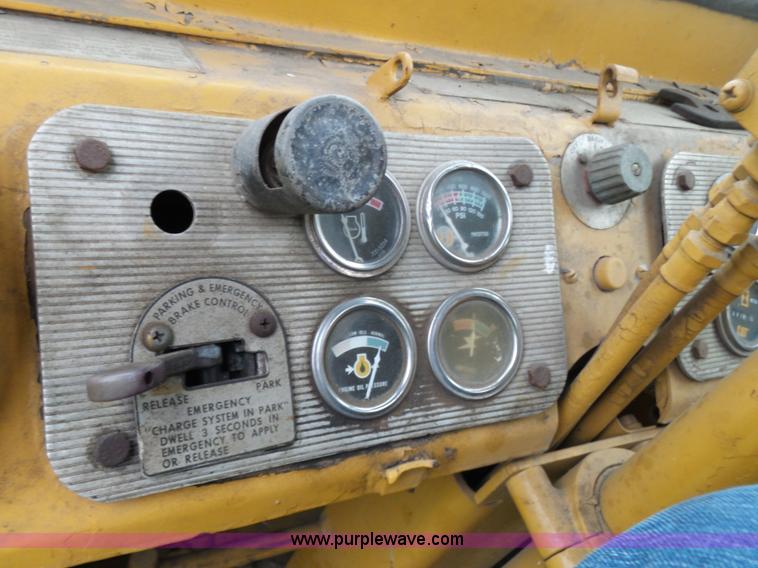 image for item K1383 Caterpillar 637 conventional scraper