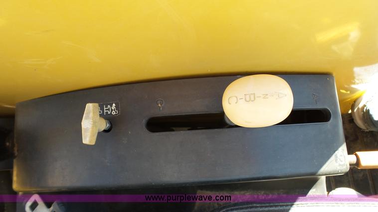 image for item K4207 2001 John Deere 110 backhoe