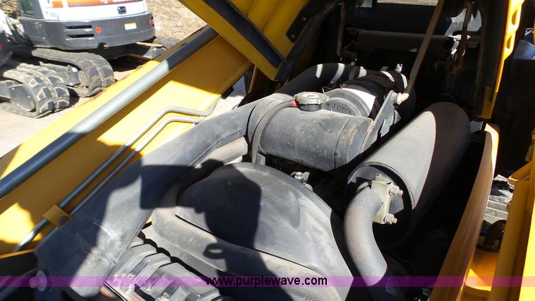 image for item K4207 2001 John Deere 110 backhoe