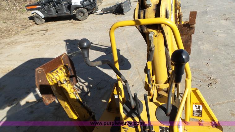 image for item K4207 2001 John Deere 110 backhoe