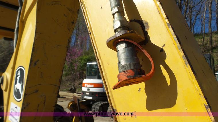 image for item K4207 2001 John Deere 110 backhoe