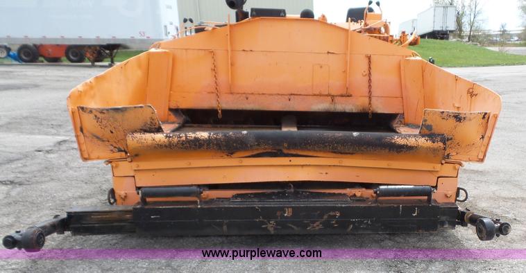 image for item K4502 LeeBoy L8000T paver