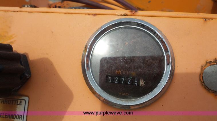 image for item K4502 LeeBoy L8000T paver