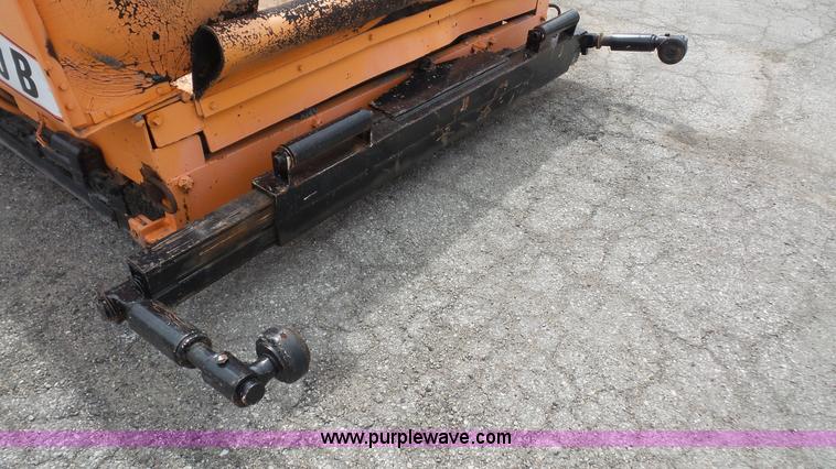 image for item K4502 LeeBoy L8000T paver