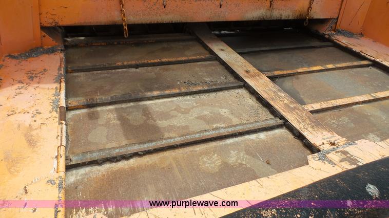 image for item K4502 LeeBoy L8000T paver