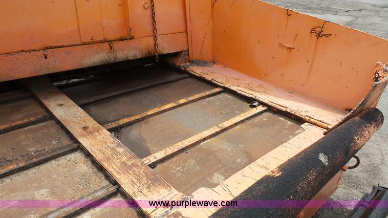 image for item K4502 LeeBoy L8000T paver