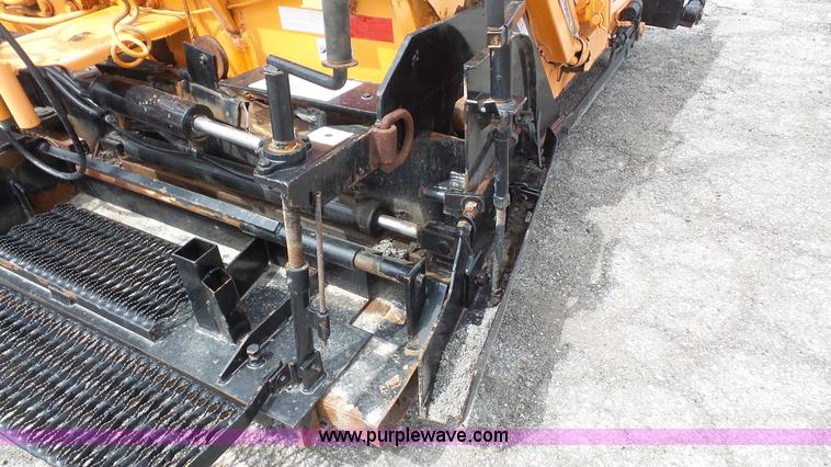 image for item K4502 LeeBoy L8000T paver
