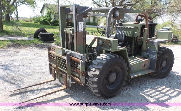 1989 Defense Technologies Corp. DTC8606 forklift in Wellsville, KS