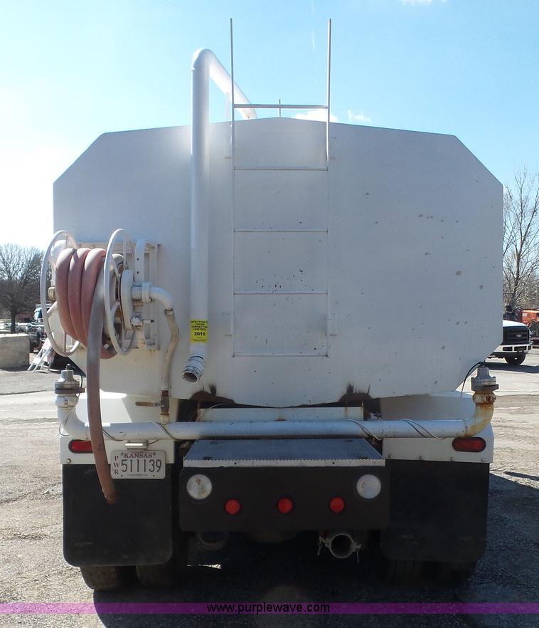 image for item K5110 2006 International DuraStar 4300 water truck