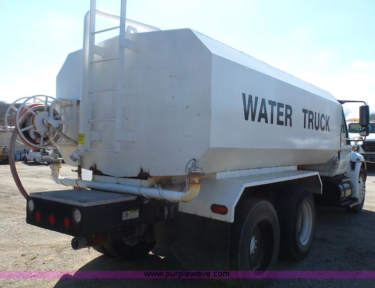 image for item K5110 2006 International DuraStar 4300 water truck