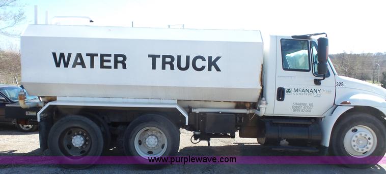 image for item K5110 2006 International DuraStar 4300 water truck