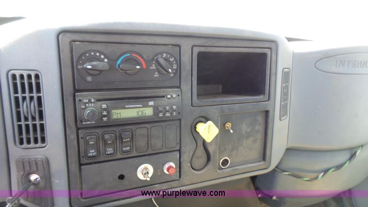 image for item K5110 2006 International DuraStar 4300 water truck