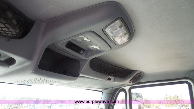 image for item K5110 2006 International DuraStar 4300 water truck