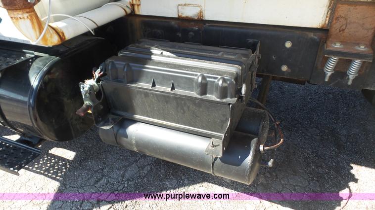 image for item K5110 2006 International DuraStar 4300 water truck