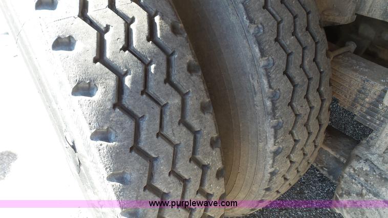 image for item K5110 2006 International DuraStar 4300 water truck