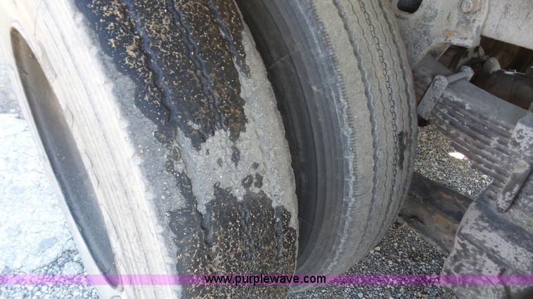 image for item K5110 2006 International DuraStar 4300 water truck