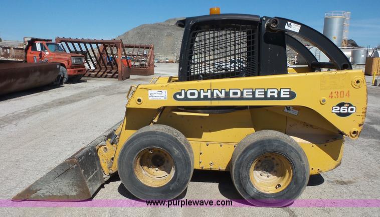 image for item K5142 2000 John Deere 260 skid steer