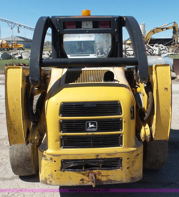 image for item K5142 2000 John Deere 260 skid steer