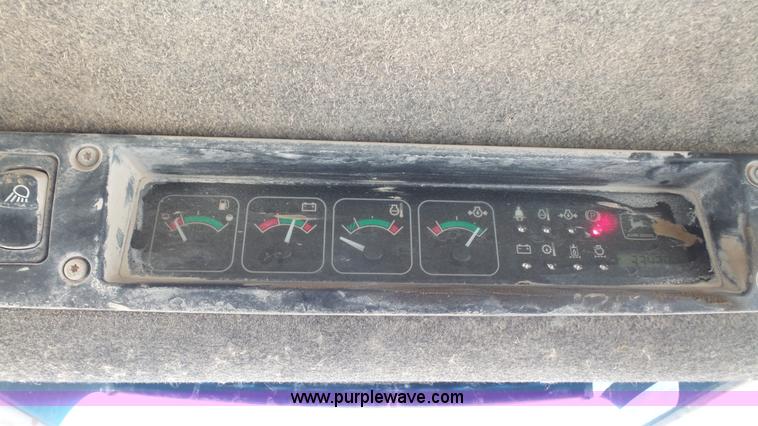 image for item K5142 2000 John Deere 260 skid steer