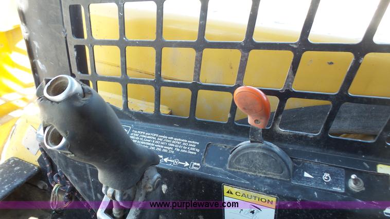 image for item K5142 2000 John Deere 260 skid steer