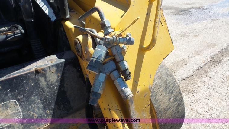 image for item K5142 2000 John Deere 260 skid steer