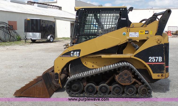 image for item K7983 2005 Caterpillar 257B skid steer